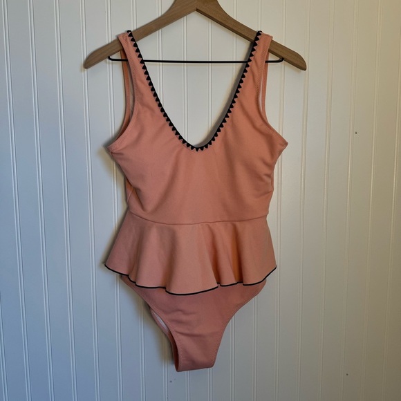 Cupshe Other - NWT Cupshe Coral Ruffled One Piece Swimsuit Size Medium